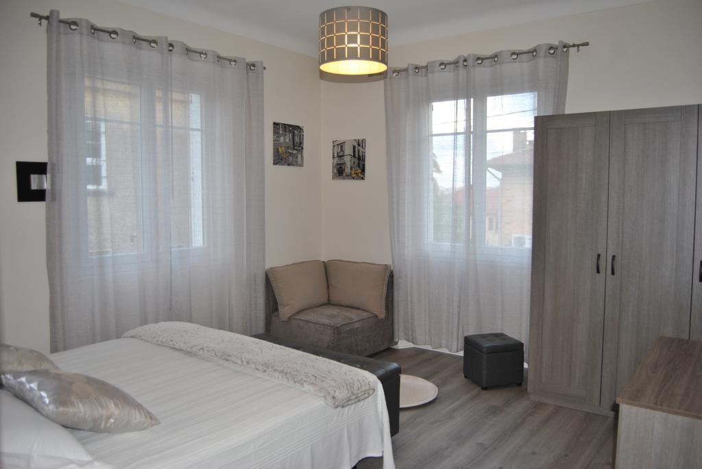 Le Calme Au Centre Ville A 10 Minutes A Pied De La Croisette Et Des Plages Cannes Room photo